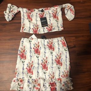 Floral forever 21 two piece skirt set🌸
